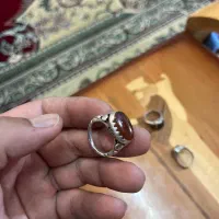 ۱ عقیق یمن صفوی کهنه ۲ یاقوت کبود ۳ شرف شمس