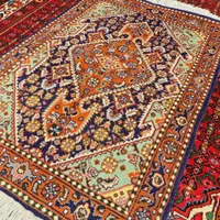 ذرع و نیم دستباف تبریز زمینه سرمه ای|فرش|تهران, اکباتان|دیوار