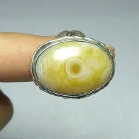 انگشتر تک چشم