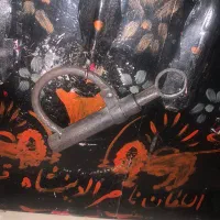 صندوقچه قدیمی زمان سلطان ناصرالدین قاجار همراه قفل|کلکسیون اشیاء عتیقه|تهران, زعفرانیه|دیوار