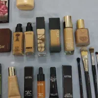 لوازم و وسایل میکاپ و گریم آرایشی برند