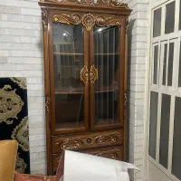 بوفه شیشه ای دارای طبقه و کشو