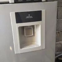 یک عدد یخچال  فریزر  در حد نو