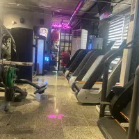 منشی باشگاه بدنسازی