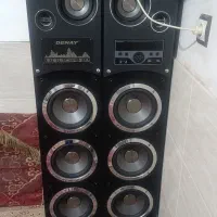 اسپیکر دو قلو ایستاده