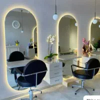 استخدام پرسنل حرفه ای و دستیار میکاپ و میکرو