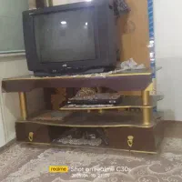 تلوزیون ومیز