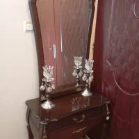 آینه و کنسول وشمعدانی