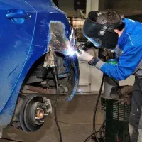 رفع ترک شاسی خودرو با دستگاه بین۱۴۰۰تا۲۸۰۰ تضمینی