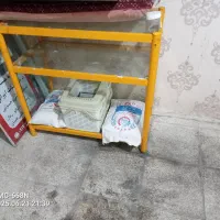 ویترین مغازه سالم بدون ایراد