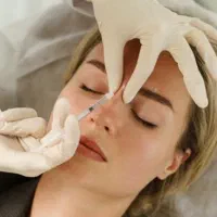 بهترین کلینیک زیبایی تخصصی تزریق بوتاکس فقط ۱۷۰۰