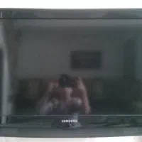 تلوزیون۳۲ با میز