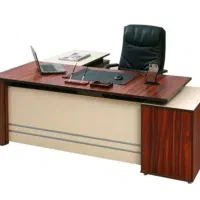 یک نفر کارشناس بهداشت محیط و  یک نفر اداری دفتری