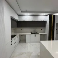 آپارتمان۱۳۵مترکلیداول طبقه۵جلوخیابان منجزی ،جواهری