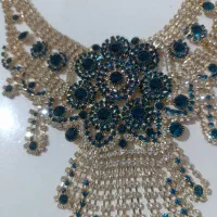 گردنبند|بدلیجات|بشاریات, |دیوار