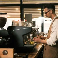 کار در کافی شاپ