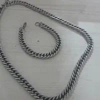 گردن بند و دستبند