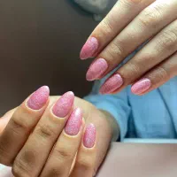 کاشت ناخن بالای ۳ سال سابقه کاری|خدمات آرایشگری و زیبایی|تنکابن, |دیوار