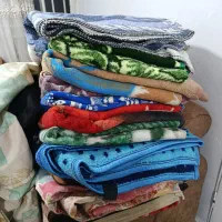 تعدادی پتو به فروش میرسد