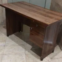 میز تحریر و صندلی اداری چرخدار