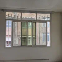 تعدادی در نرده پنجره فلزی چوبی،کولر،کابینت،چهارچوب