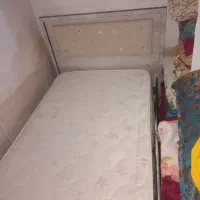 تخت یکنفره کاملا سالم با تشک