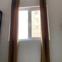 کنار پرده آجری