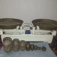 ترازوی قدیمی