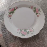 ظروف گل قرمز