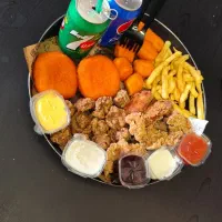 آشپز و کمک آشپز و نظافت چی با آموزش
