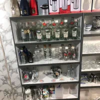 ویترین دیواری و سه عدد پیشخوان  باشه شیشه هشت میل|فروشگاه و مغازه|تهران, تاکسیرانی|دیوار