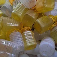 تعدادزیادی دبه وبطری سالم وتمیز|فروشگاه و مغازه|گیلوان, |دیوار