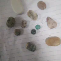 تعدادی نگین انگشتربفروش میرسد