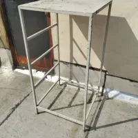 چهار پایه فلزی