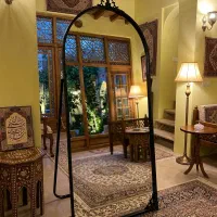 آینه فلزی پایه دار