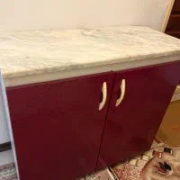 کابینت فلزی دو درب با صفحه سنگی تمیز
