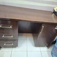 میز چوبی اداری