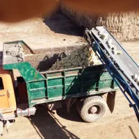 آجر گری‌ و سه گل وخاکه آجر و ماسه آریا|عمده‌فروشی|شیراز, میانرود|دیوار