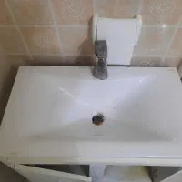 سنگ روشویی و شیر و کابین