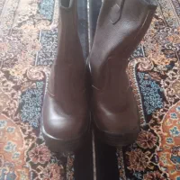 یک جفت پوتین ش ۴۴مخصوص جوشکاری|کیف، کفش، کمربند|ایوان, |دیوار