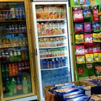 فروشنده ی خانوم