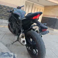 z1000