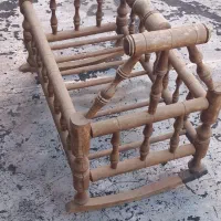 گهواره چوبی جنس عالی و محکم در حد نو