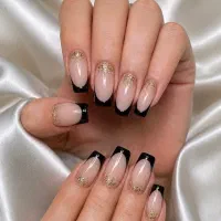 آموزش تخصصی کاشت ناخن و مژه
