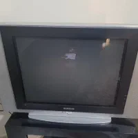 تلویزیون سامسونگ همراه میز