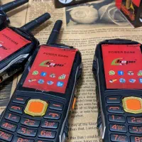 گوشی ضد ضربه چهار سیم کارت هم‌زمان