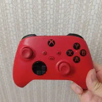 دسته xbox series قرمز به همراه باتری و شارژر