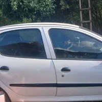 نصب برچسب دودی اتومبیل