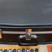 چندان نوستالژی|کلکسیون اشیاء عتیقه|شیراز, آزادی|دیوار