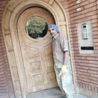 رنگکار چوب و نقاش ساختمان